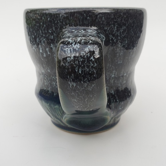 Studio Art Coffee Mug Dark Blue Speckled Glaze Textured Base Signed 14 oz. Ombre - Picture 2 of 9
